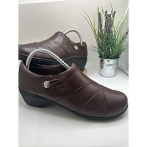Clarks Channing Ann Brown Slip On Loafer Womens Size 8 M Button On Side‎